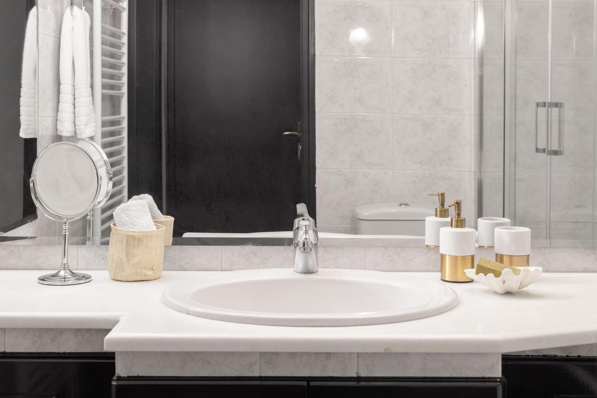 Fresh Detailed Stylish Apartment At Acropolis Athen Eksteriør billede